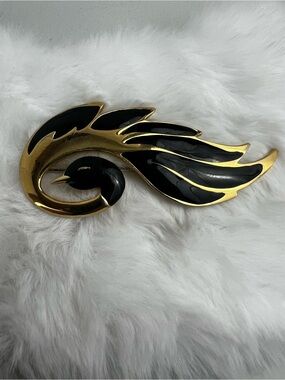 Vintage Gold Tone w/ Black Enamel Swan Brooch